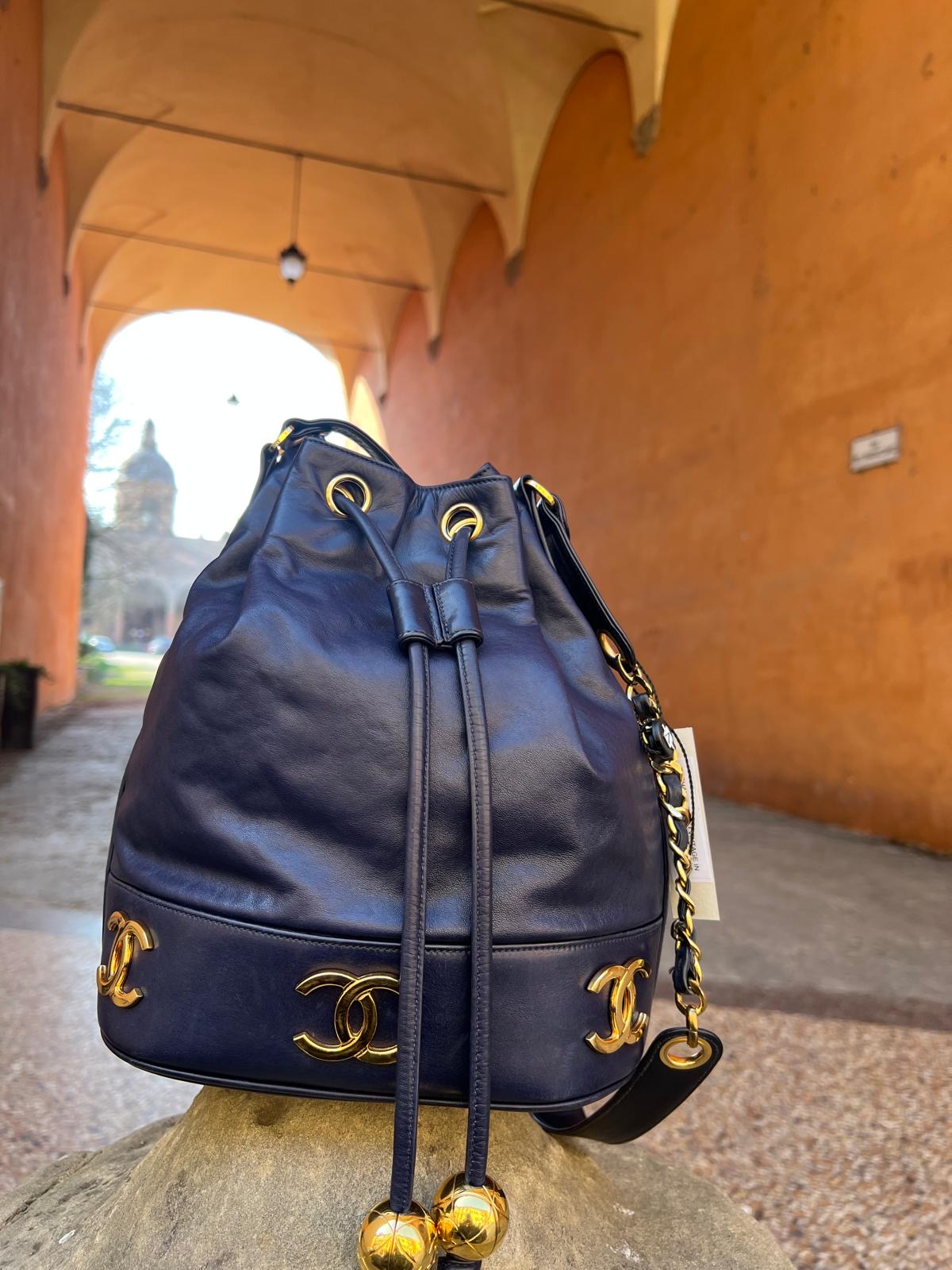 Negozio di borse vintage usate a Bologna